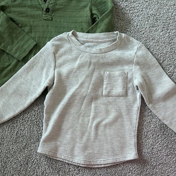 Kids Long Sleeve Henley and Pocket Tee Set - Green and Gray - Picture 2 of 5